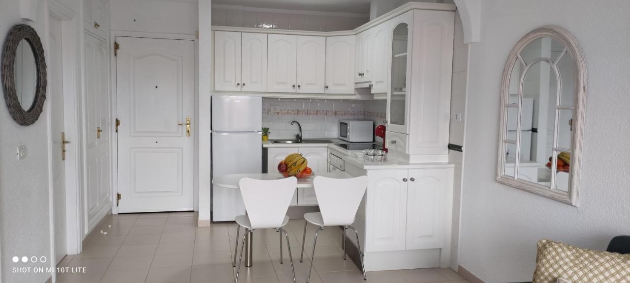Precioso apartamento con piscina junto al mar Costa del Silencio Exterior foto